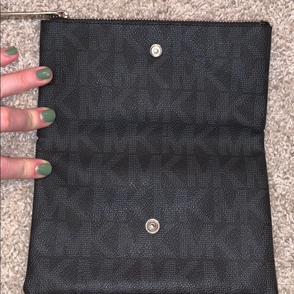 MICHAEL KORS CLUTCH